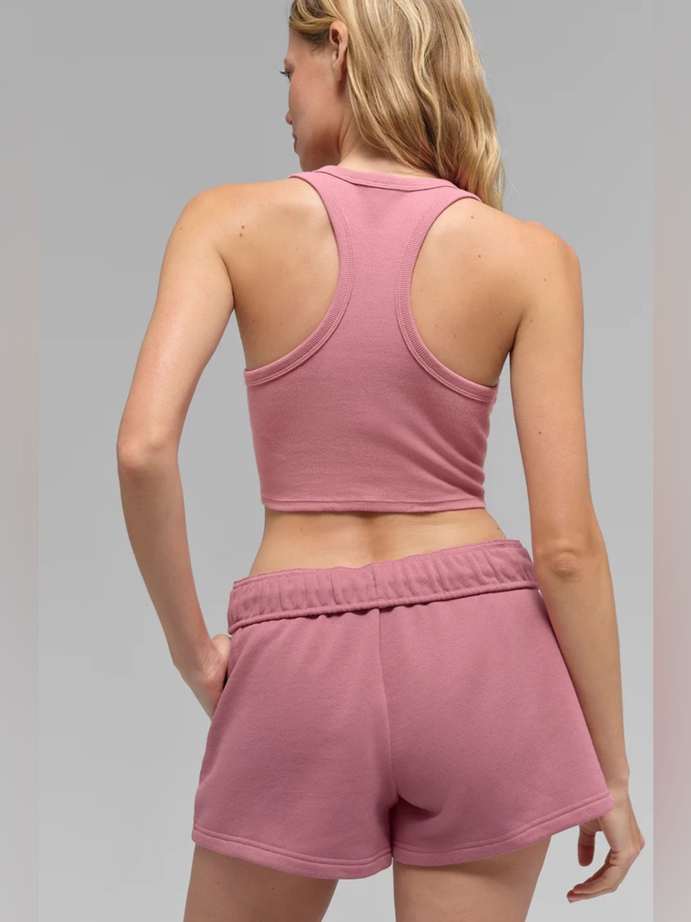 ALO YOGA | ✨NEW✨ Accolade Short in Pink Wild Rose - Picture 3 of 7